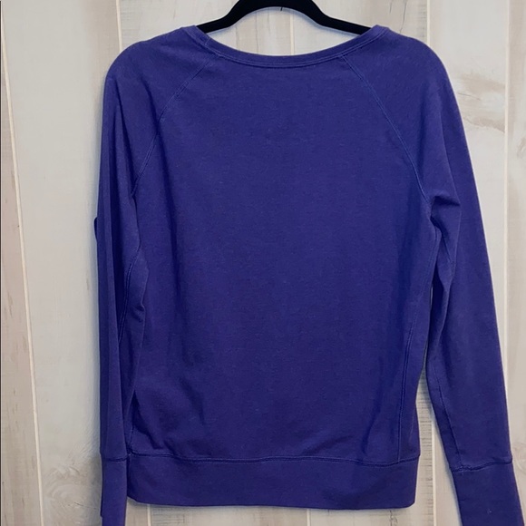 Nike women’s small drifit sweatshirt scoop neck - Picture 3 of 3